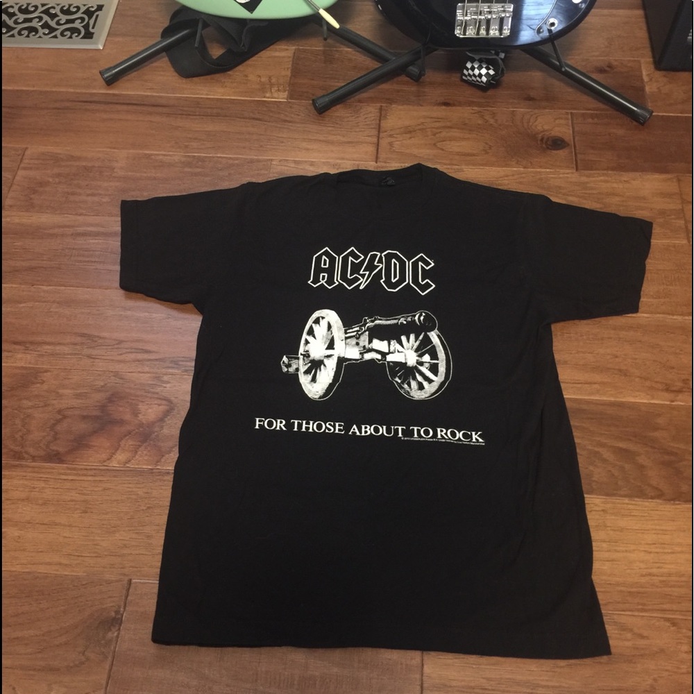 AC/DC T-shirt Men’s sz Med 🎸